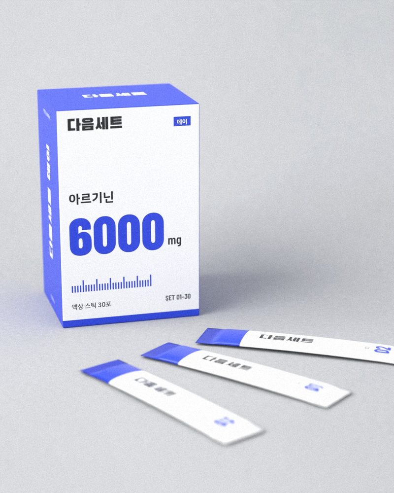 다음세트 데이 아르기닌 박스와 파란 스틱